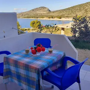 apartment-denis.albaniahotels.org/